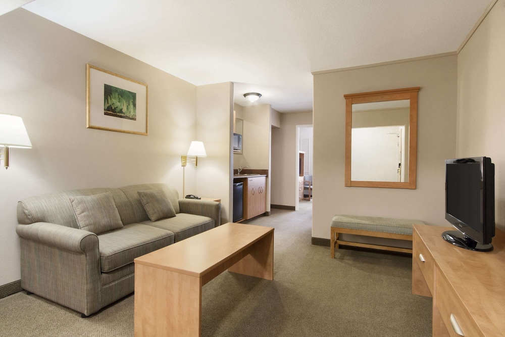 Executive Suite, 1 King Bed, Non Smoking