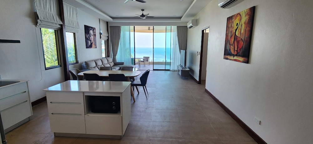 3 Bedroom Penthouse - Photo 6