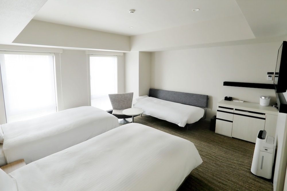 Triple Room(2 single bed+Sofabed)