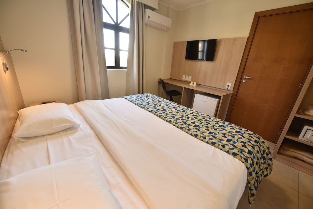 Standard Double or Twin Room - Photo 2
