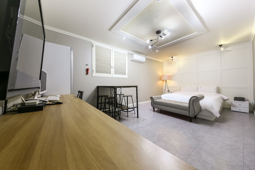 Signature Room, City View photo 2