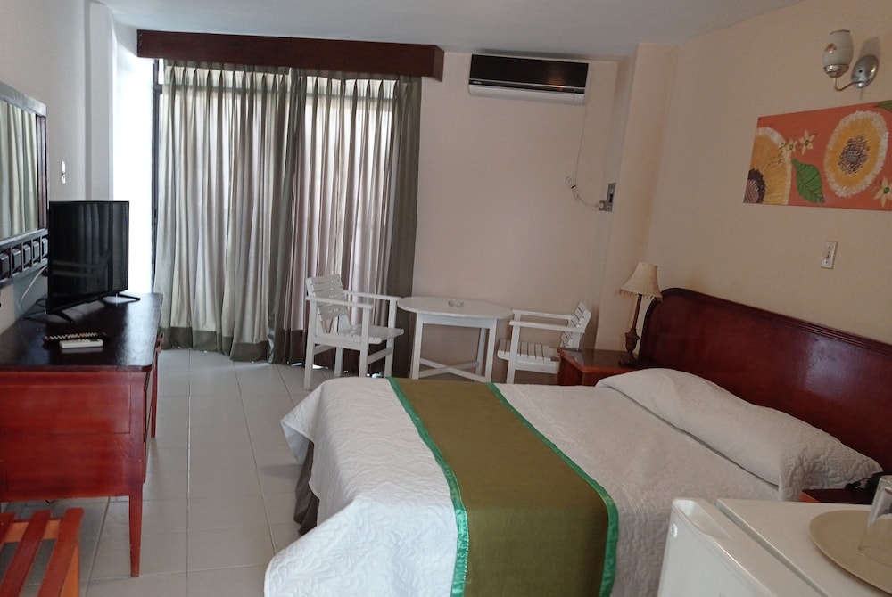 Deluxe Twin Room, Partial Ocean View