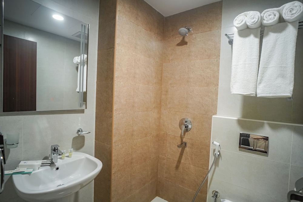 Standard Double or Twin Room - Photo 7
