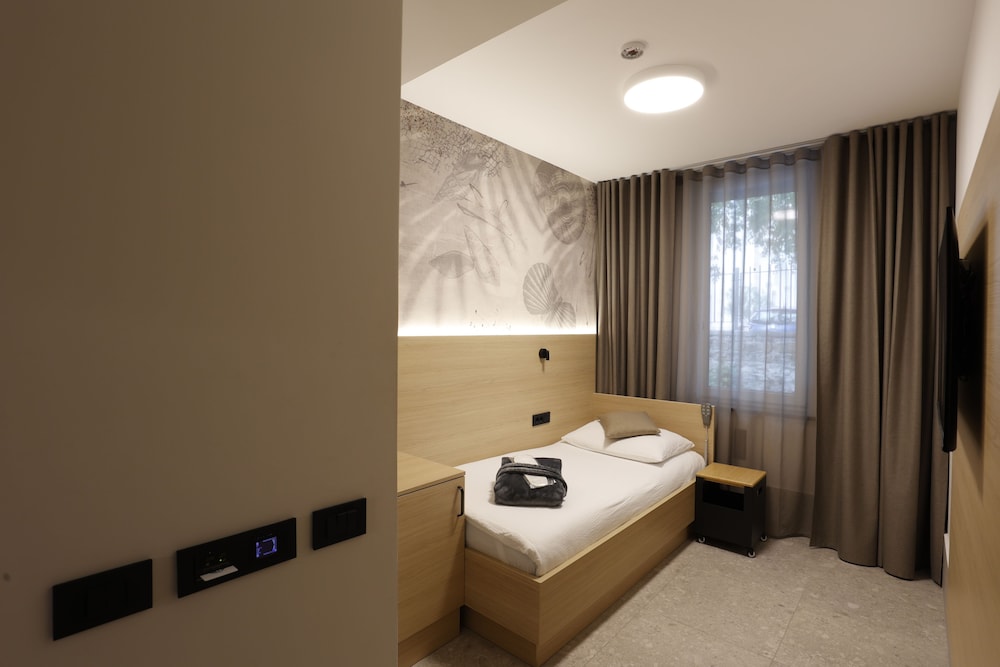 Classic Single Room