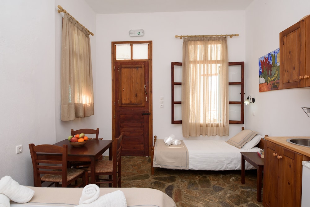 Traditional Studio, Sea View photo 2