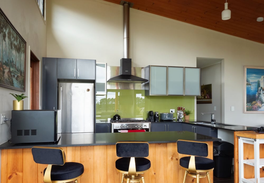 2 KingBds, 2 Bathrms, 2 loungeRms, Full Kitchen, Sauna photo 2