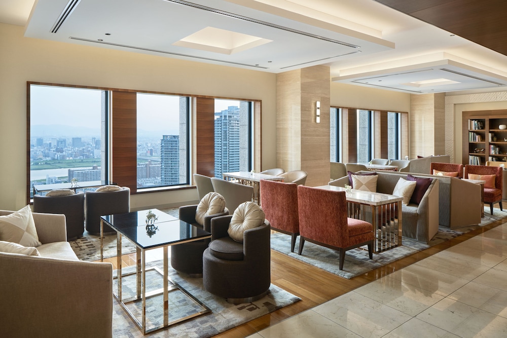 Premium Room, 1 King Bed, Club Lounge Access - Photo 9