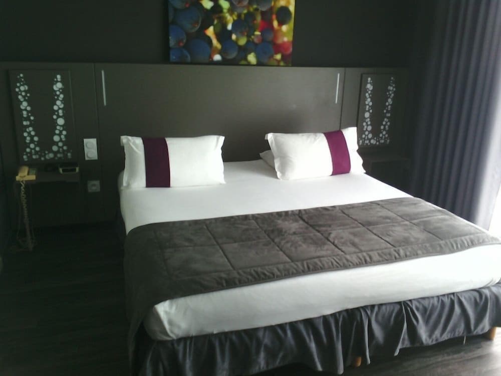 Double Room, Non Smoking (Breakfast Included) photo 2