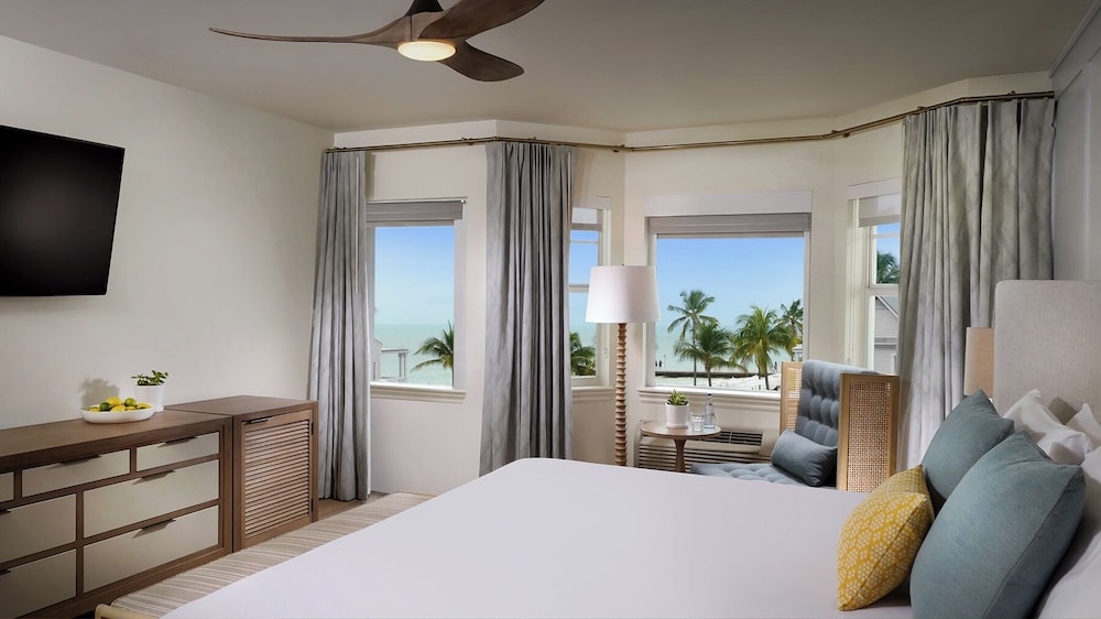 Partial Ocean Two Queen with Balcony - Photo 4