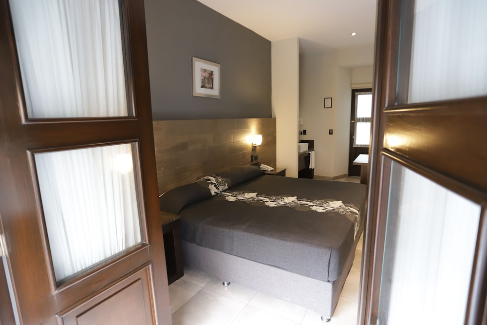 Room, 1 King Bed photo 1