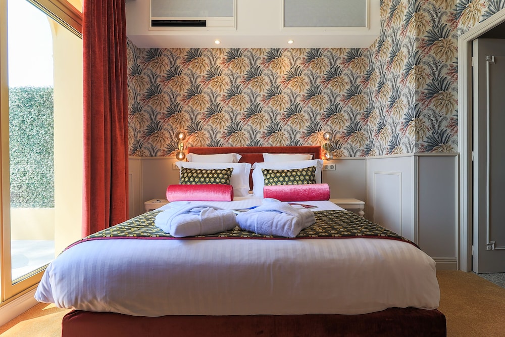 Deluxe Room, Garden View - Photo 1