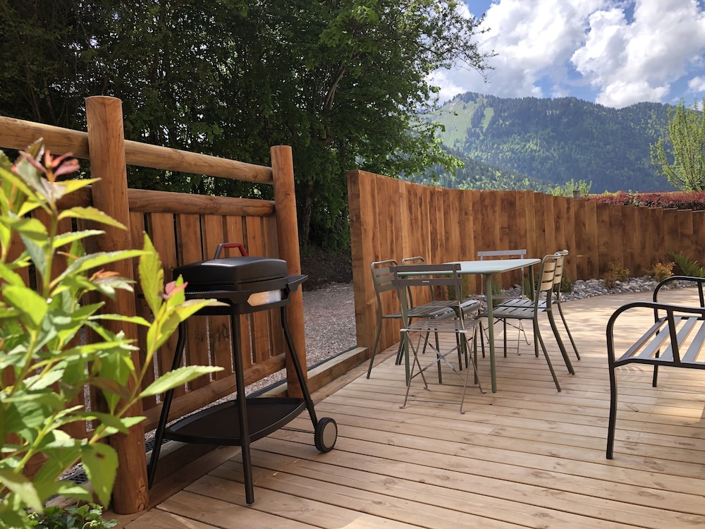 Deluxe Apartment, Ensuite, Mountain View (Pointe de Nyon) photo 3