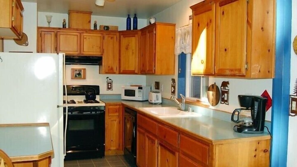 Cabin, 2 Bedrooms photo 3
