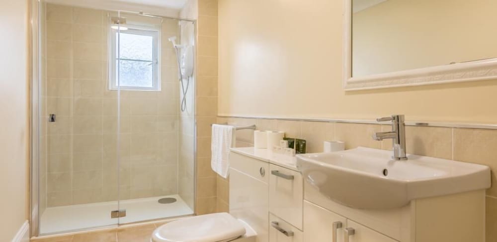 Classic Cottage, 2 Bedrooms photo 3