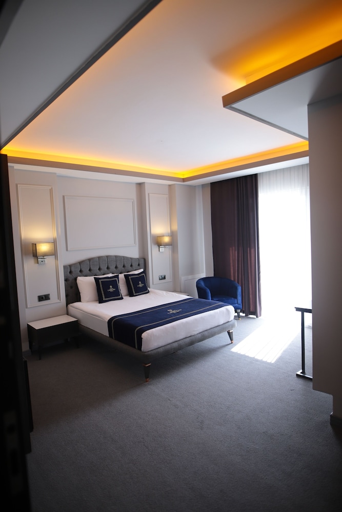 Comfort Double or Twin Room, 1 Double Bed, Smoking, City View