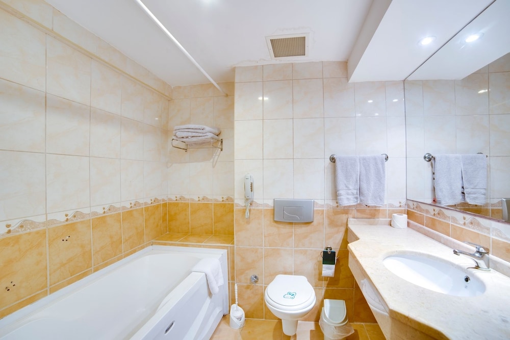 Standard Triple Room photo 2
