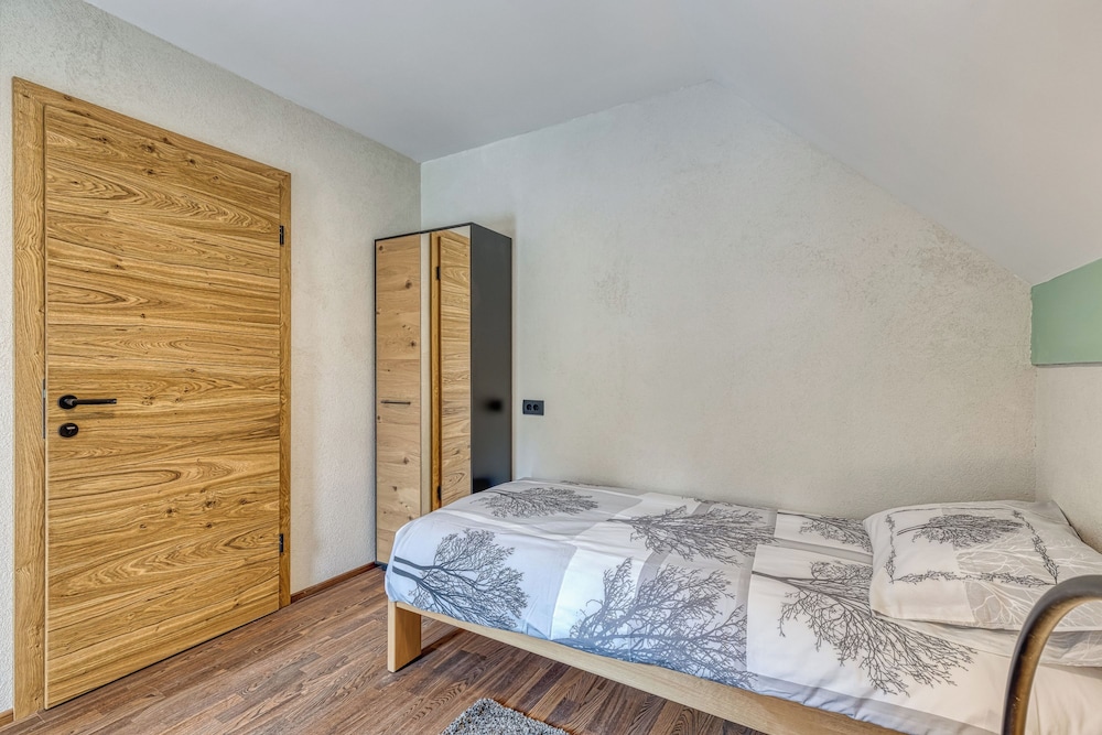 Family Chalet, Multiple Bedrooms (Stari Malni 3) photo 3