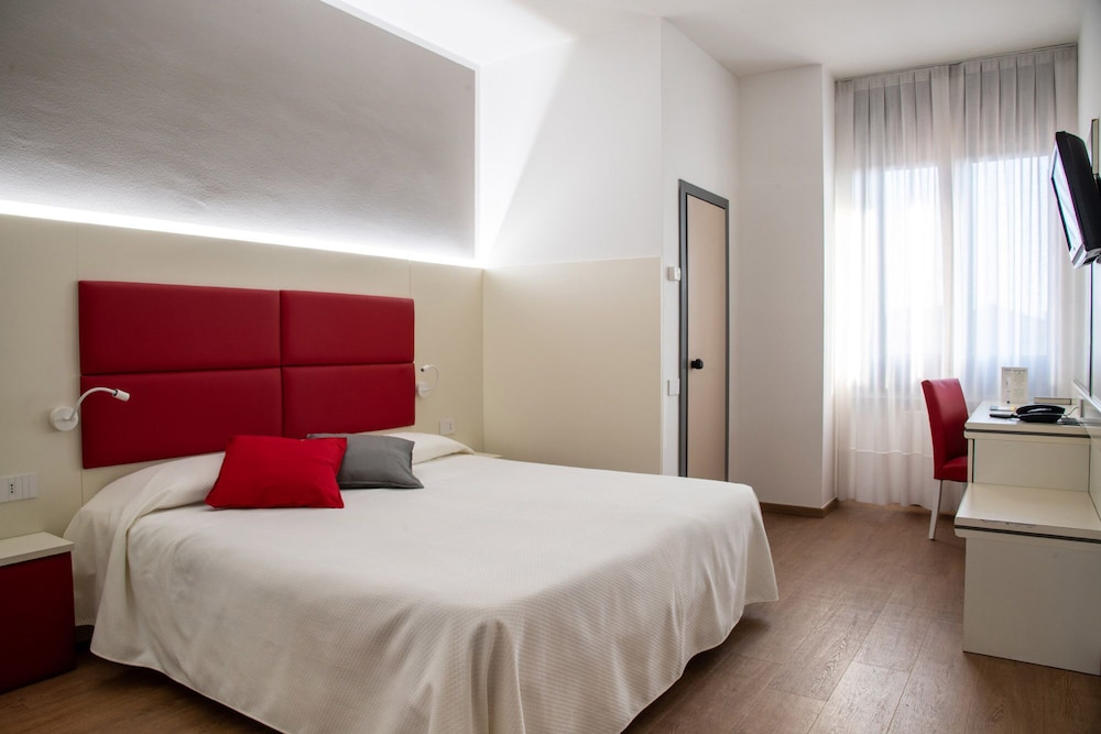 Business Double Room (Large) photo 1