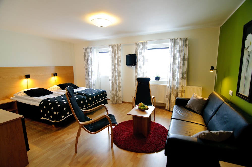 Family Room photo 1