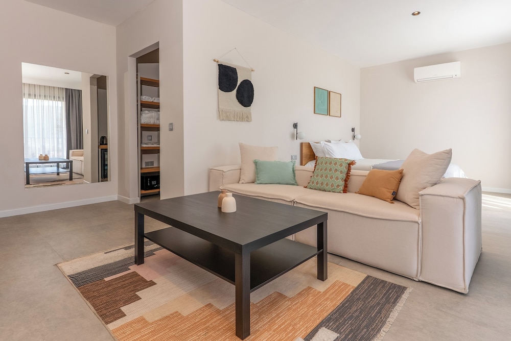 Deluxe Triple Room, Lake View photo 1