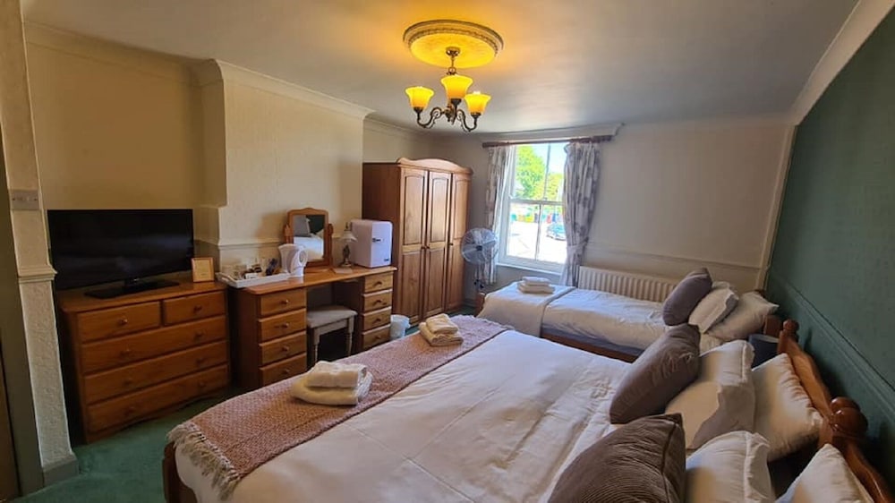 Suite, Ensuite photo 3