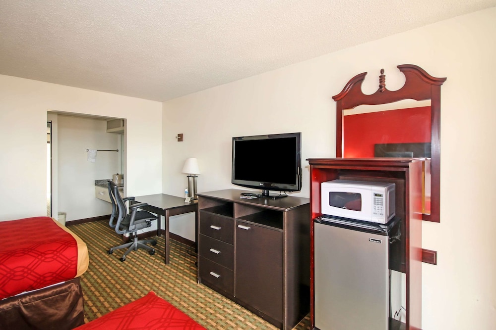 Suite, 1 King Bed, Non Smoking, 2 Bathrooms photo 3