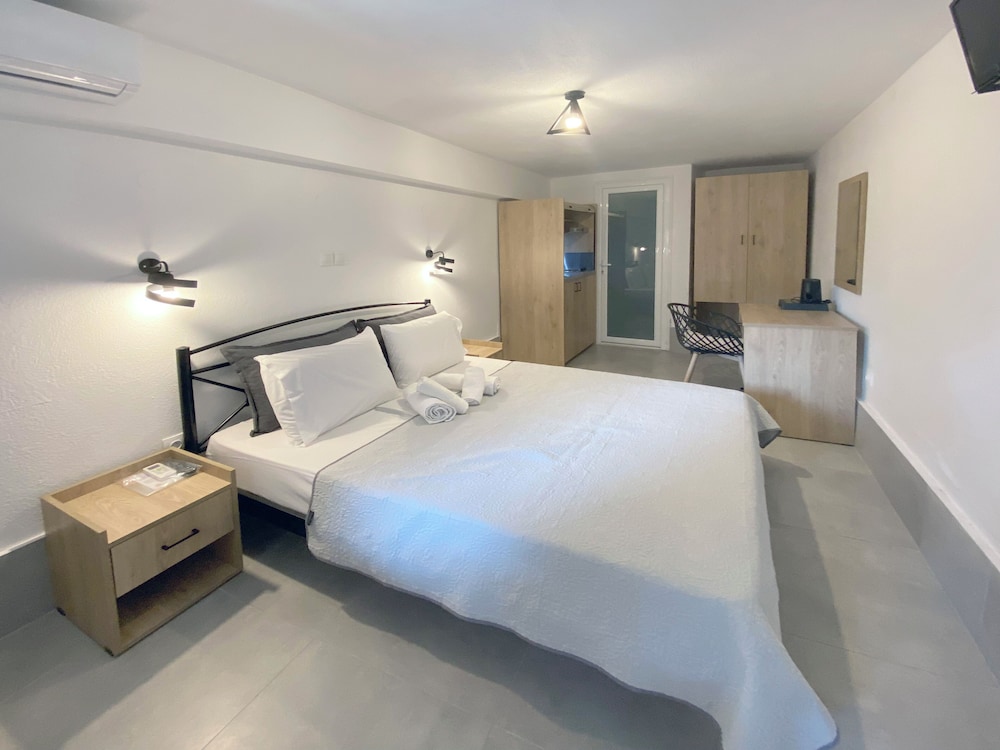 Economy Double Room photo 3