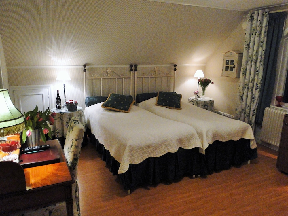 Family Room photo 2