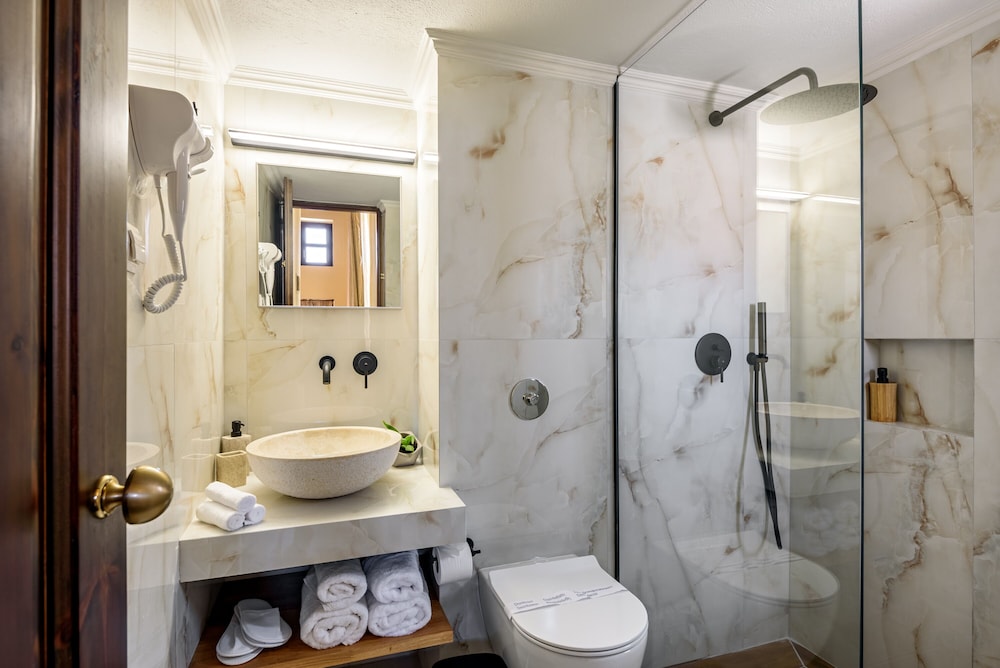 Standard Triple Room - Photo 10