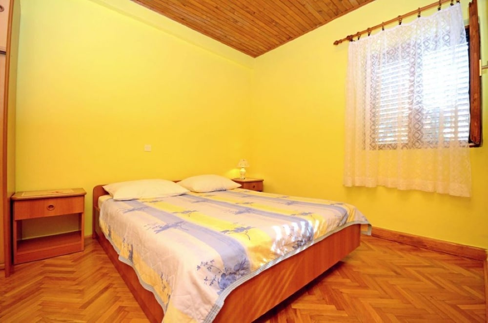 Apartment (A2)
