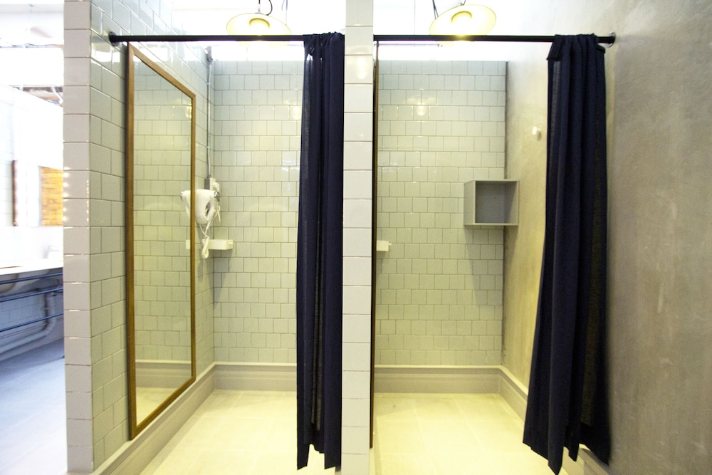 6-Bed Female Dormitory photo 1