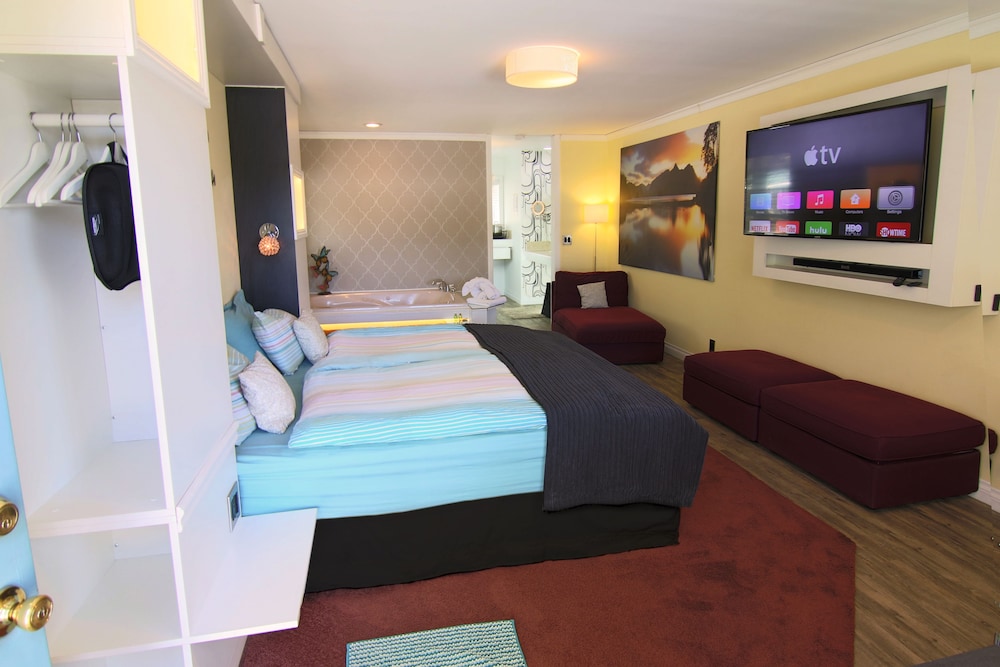 Romantic Room with AC/ Heating & Spa
