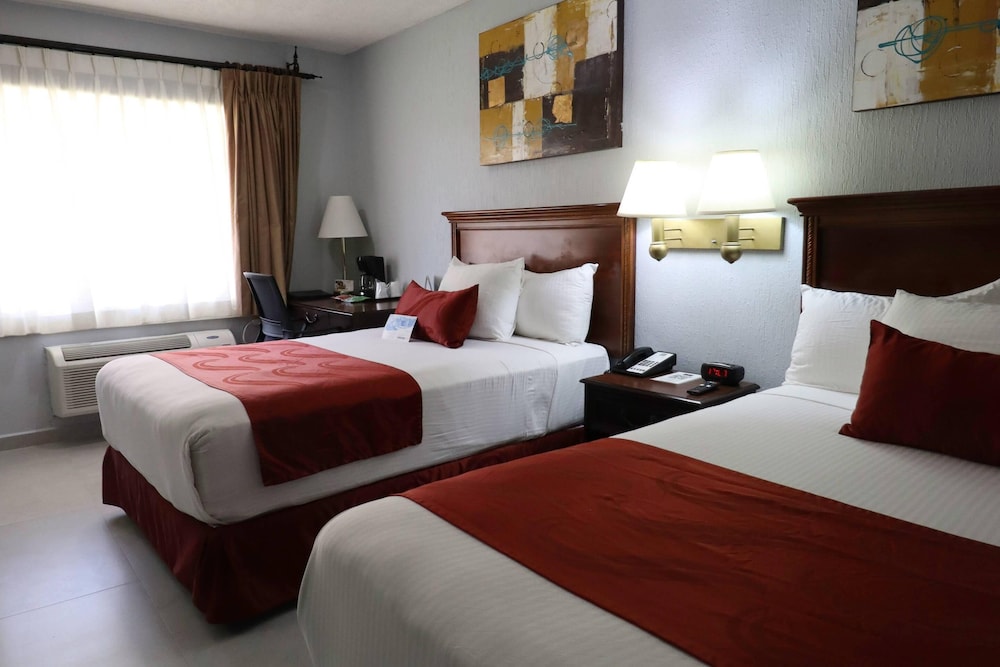 Room, 2 Double Beds, Non Smoking (Accesible) - Photo 6