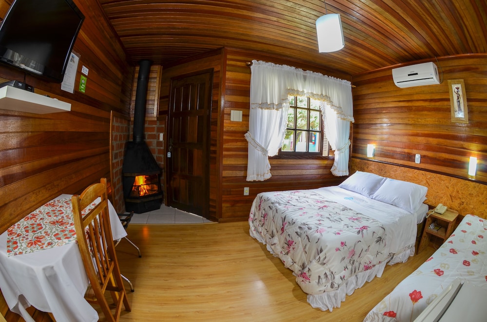 Classic Quadruple Room photo 3