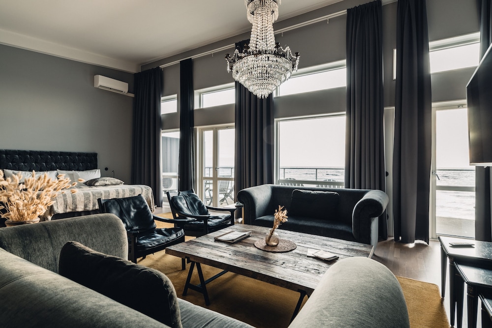 Exclusive Studio Suite