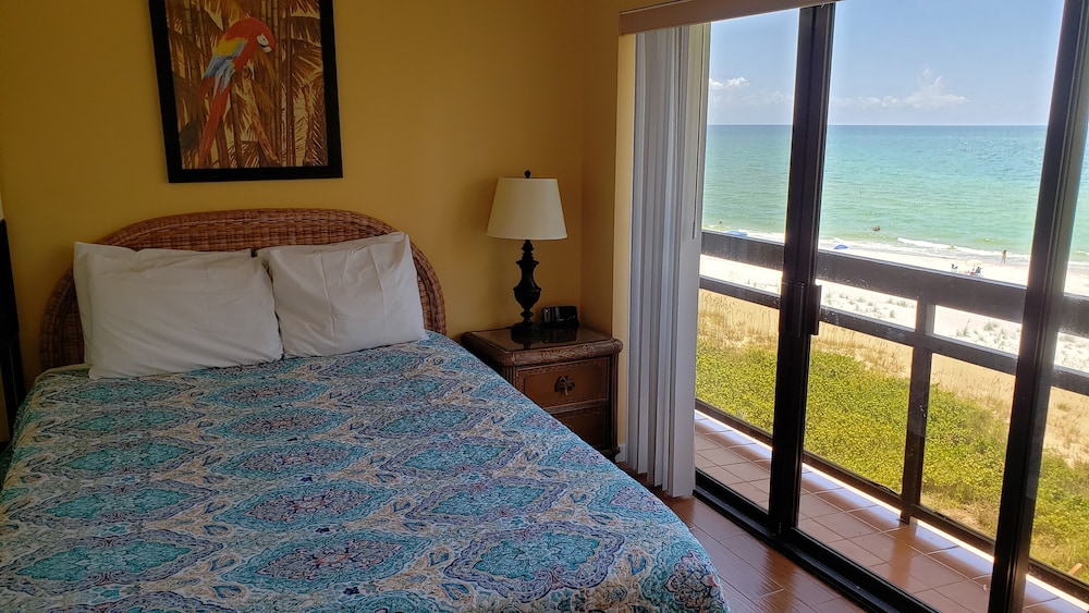 1 Bedroom Penthouse Condo, Gulf Front