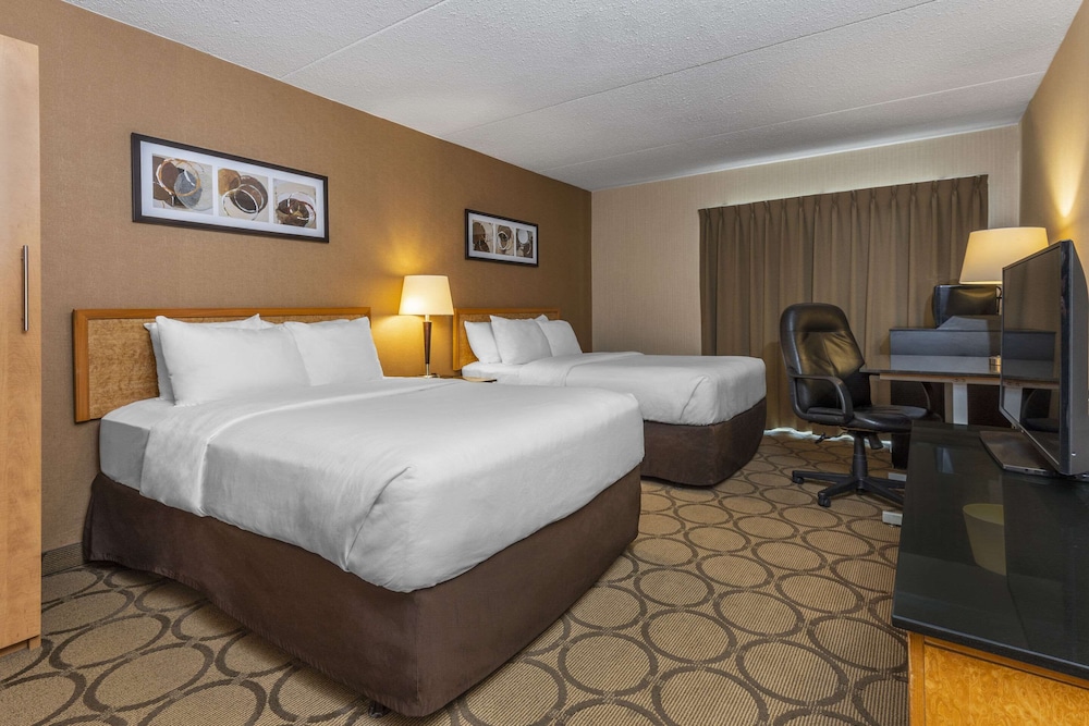 Standard Room, 2 Queen Beds, Non Smoking - Photo 3