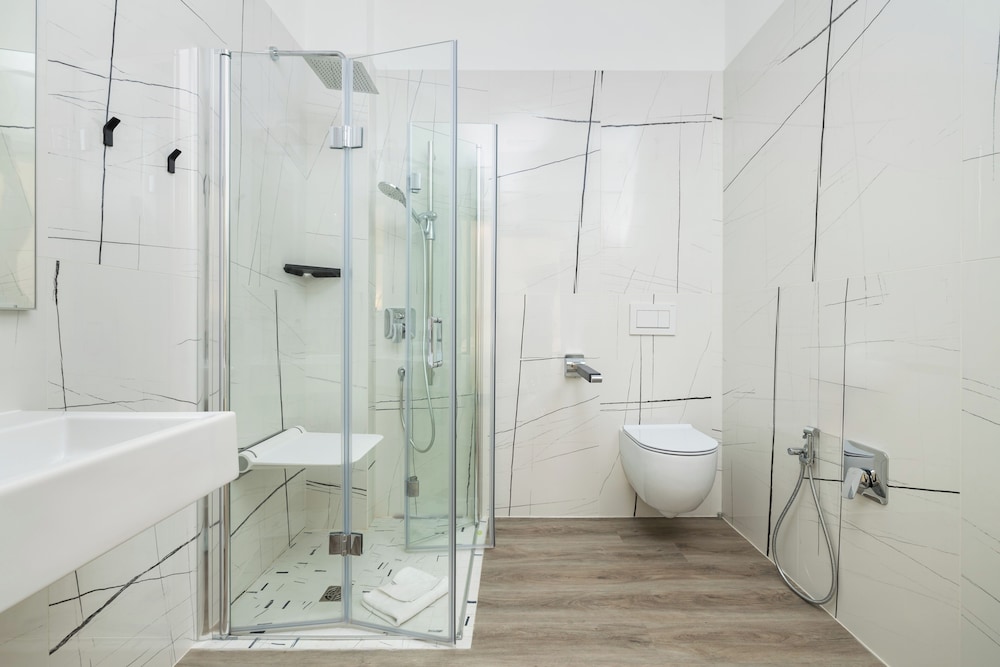 Double Room - Photo 8