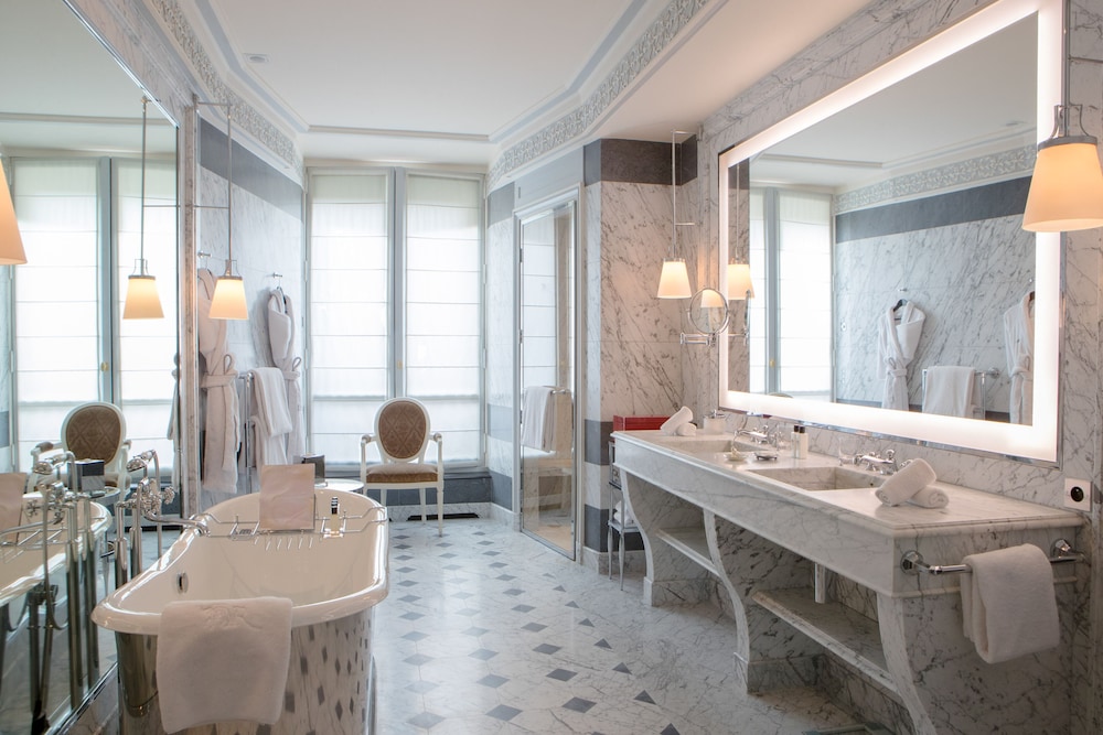 Suite (Duc de Morny) photo 2
