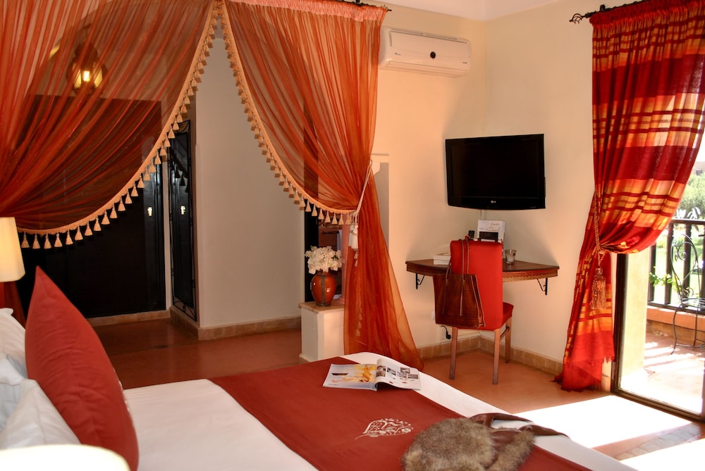 Deluxe Room - Photo 7