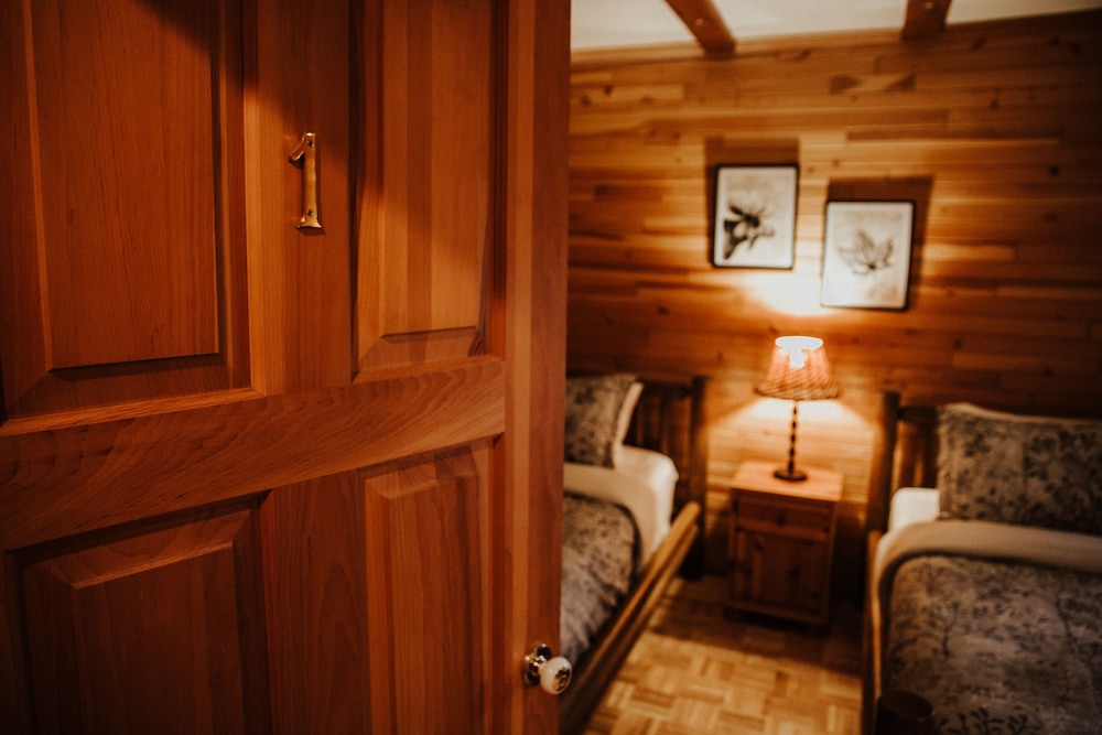 Deluxe Twin Room, 2 Twin Beds, Non Smoking, River View photo 2