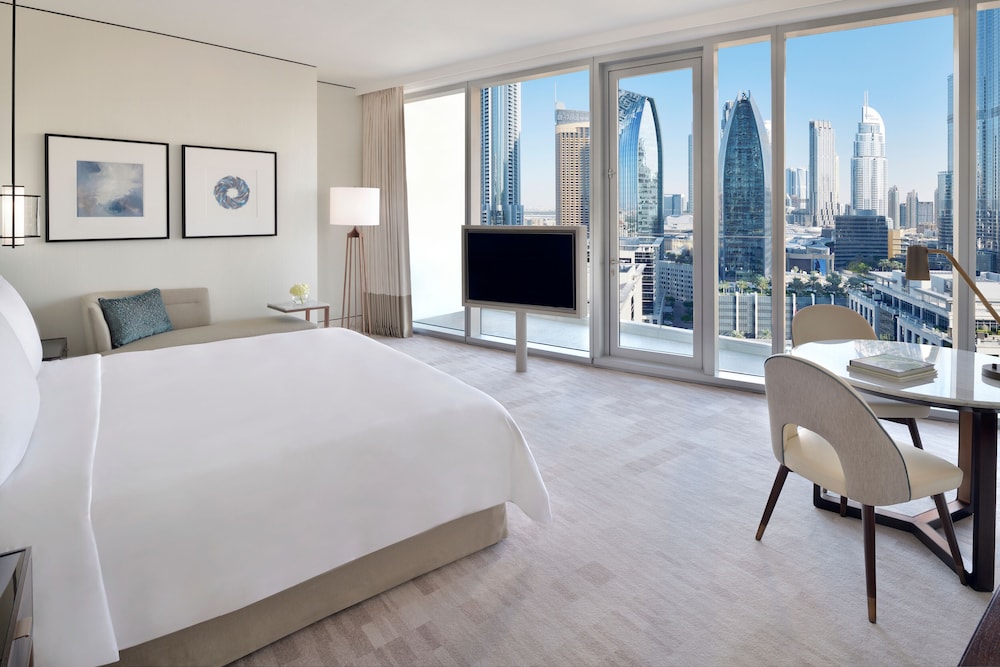 Club King Burj View Room - Exclusive Access to Level 54 Infinity Pool & Club Lounge photo 1