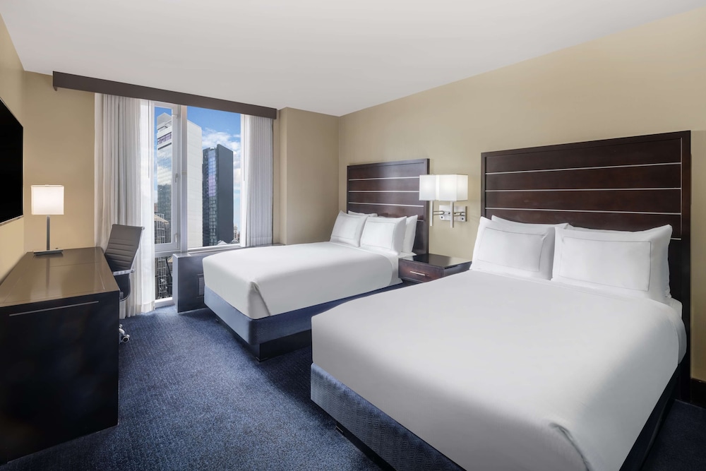 Two double beds high floor thumbnail 5