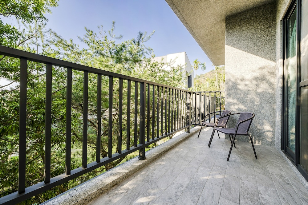 Quadruple Room with Garden View - Photo 7