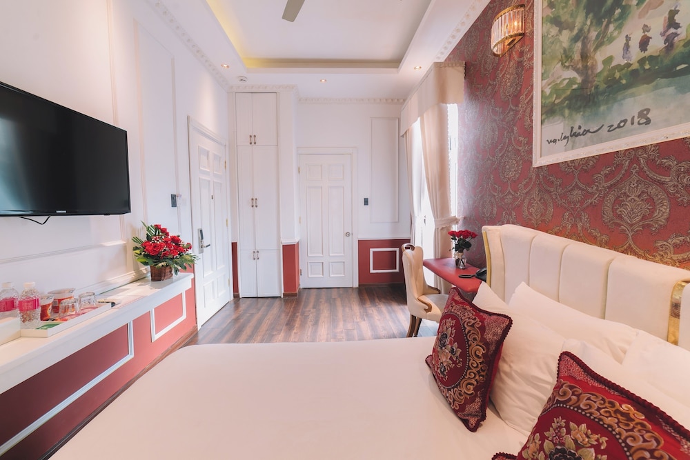 Premier Double Room, Balcony - Photo 4