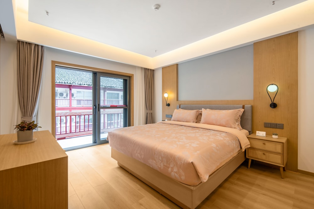 Luxury Suite photo 1