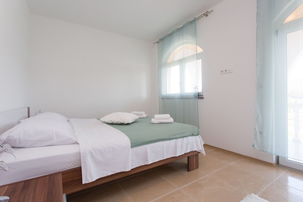 Apartment (3)