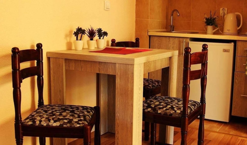 Apartment, 2 Bedrooms, Balcony - Photo 2