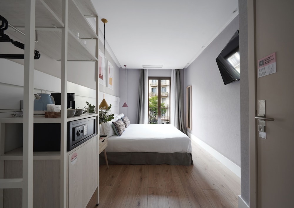 Small Room, Balcony photo 3