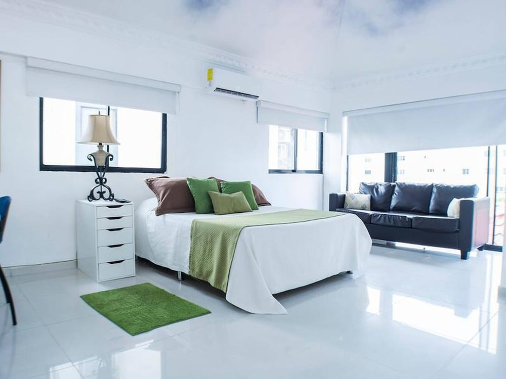 Room, 1 Bedroom, Smoking, City View